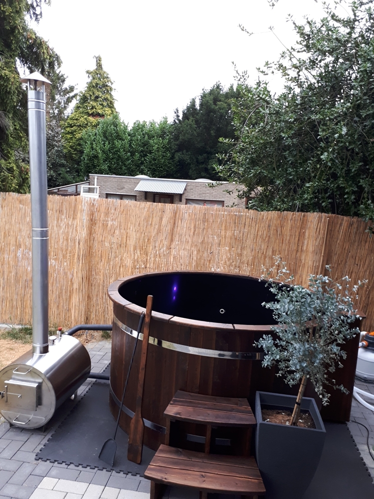 Houtgestookte hottub